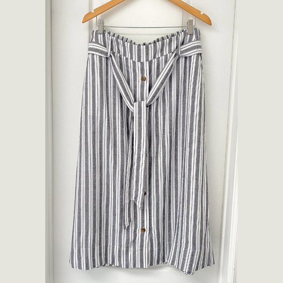 In Every Story - Linen Button Front Pull-On Midi Skirt - Picture 6 of 10